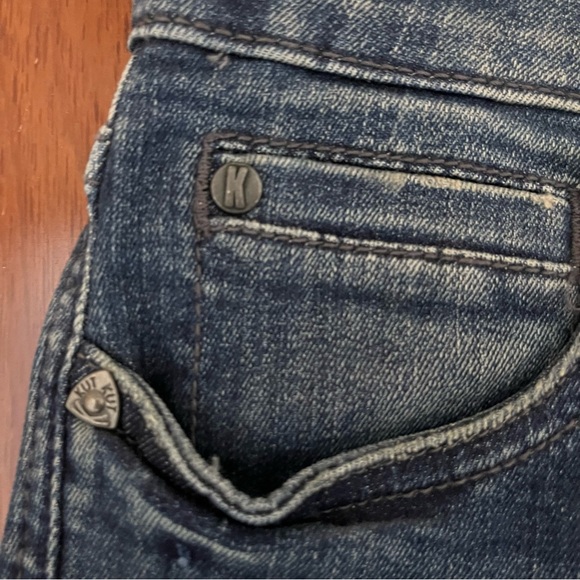 SALE! NWOT KUT from the Cloth MIA Toothpick Skinny Distressed Jeans. Size: 8. - Picture 7 of 14